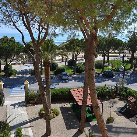 Hotel Quattropalme Tortoreto Екстер'єр фото