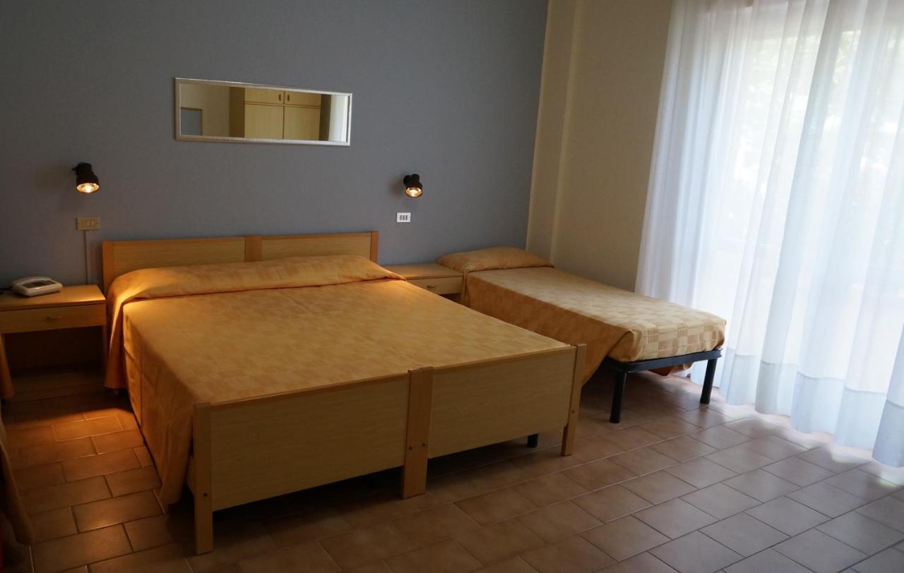 Hotel Quattropalme Tortoreto Екстер'єр фото
